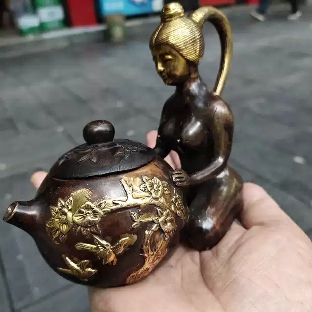 古玩铜器收藏 仿古黄铜鎏金美女茶壶酒壶包浆...