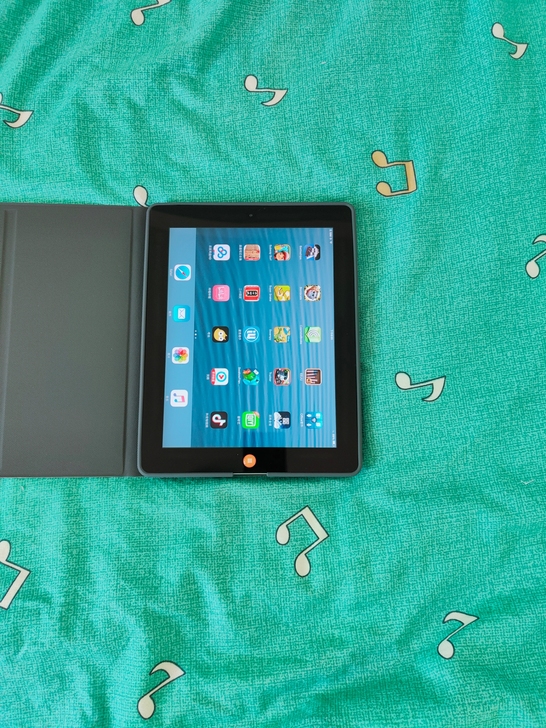 诚心转让一 台考研自用闲置的iPad 8新...