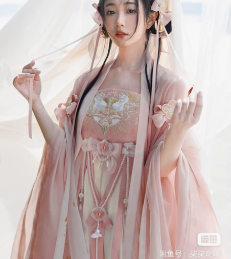 东月棠原创汉服女【笑春风】清新诃子裙汉元素...