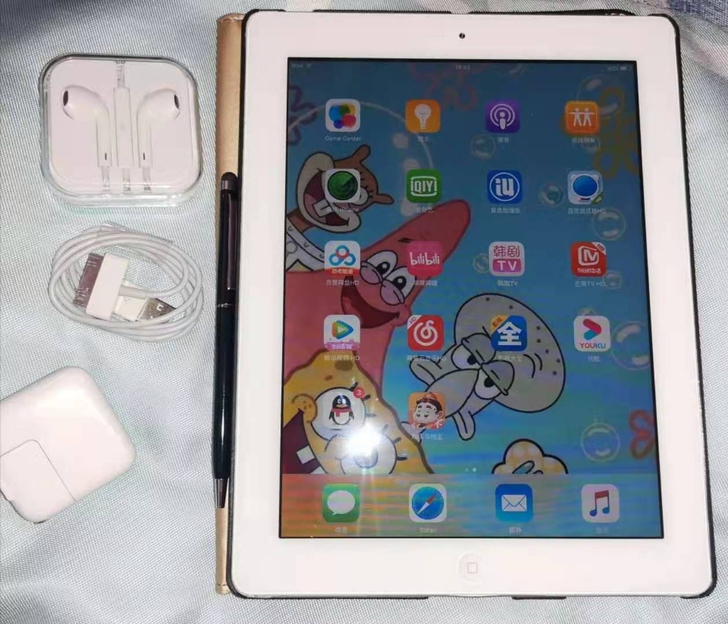 毕业了以前用的 iPad平板电脑 9.7寸...