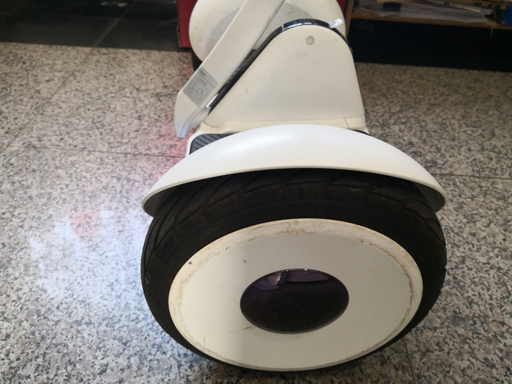 小米平衡车，京东购买1999元，孩子骑过几...