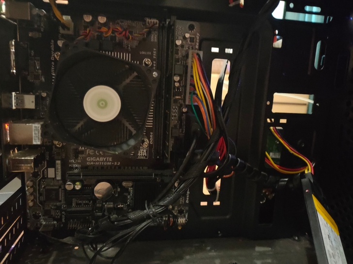 i3-7100带一个技嘉H110m主板 m...