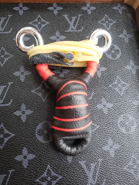 皮筋弹弓，纯钢，握感舒服，30一个