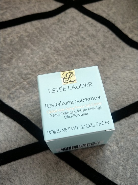 雅诗兰黛胶原霜5ml，小红书惊喜盒子中的，...