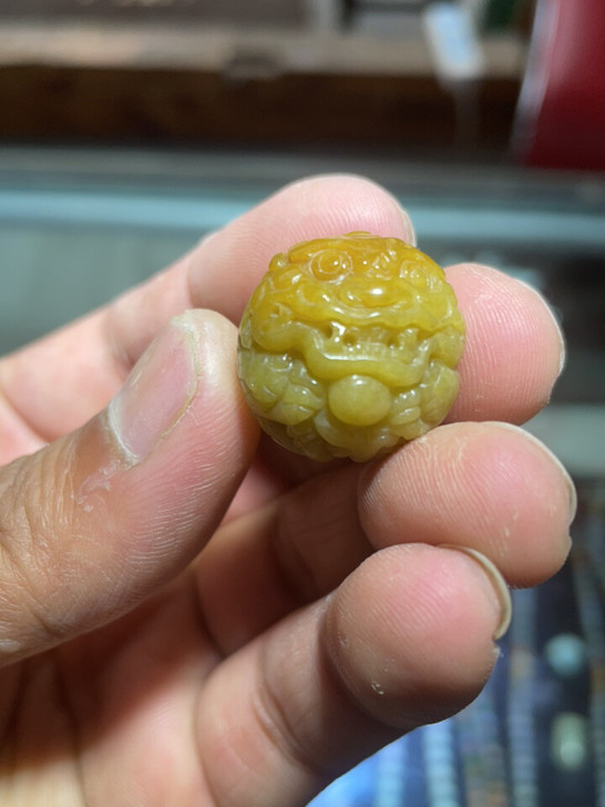 2.0黄翡貔貅,种老肉细,可做配珠