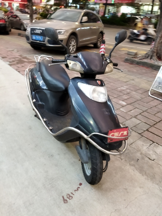 车子没有任何毛病，九成新，车况非常好