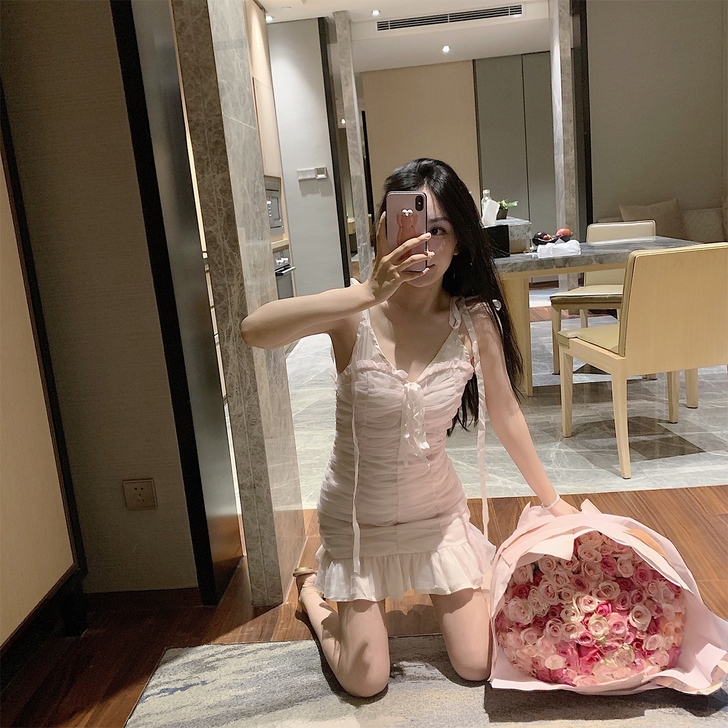 Wuuus性感吊带粉色连衣裙女夏超仙气质蹦...