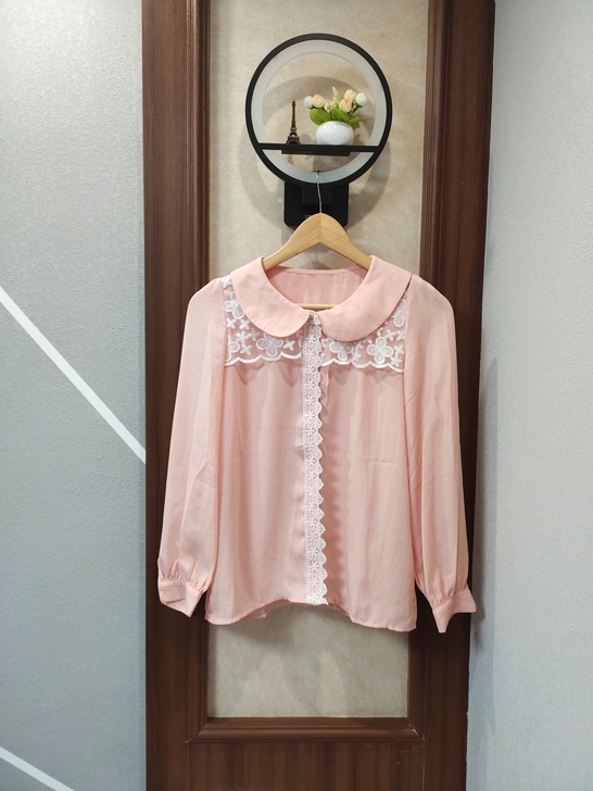 粉色长袖蕾丝雪纺衫