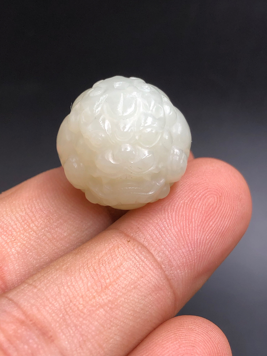 精美和田玉狮子珠一颗,辟邪招财,事事如意,...