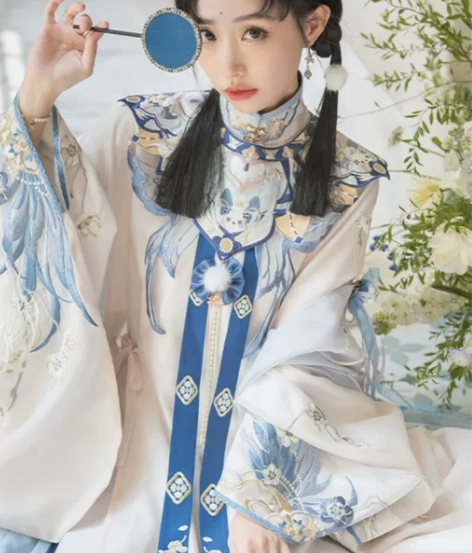 十三余小豆蔻儿[玉面山雀]刺绣立领斜襟袄马...