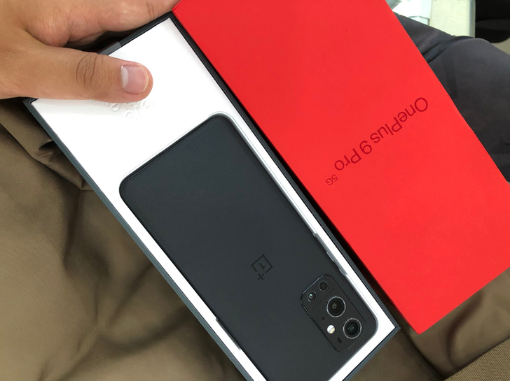一加8pro 8+256g 黑洞 全套98...