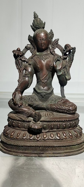 精美铜造像，非常重，四斤多，高22.5厘米...