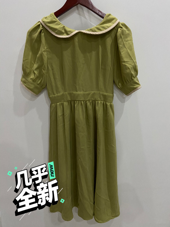 都只穿过一次，m码，两件的价格哦