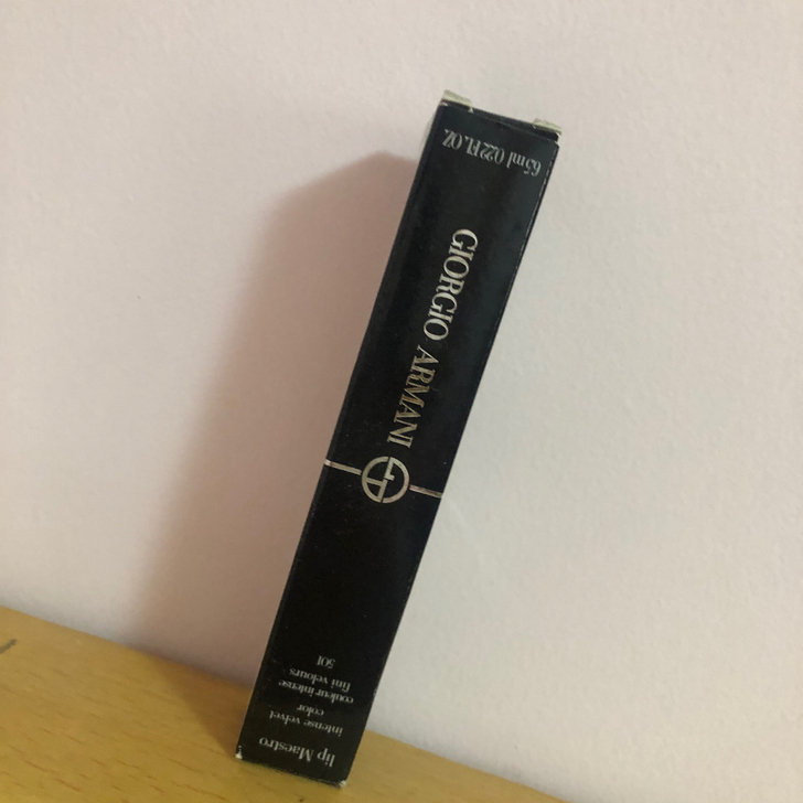 朋友购于海南免税店，阿玛尼唇釉501，经典...