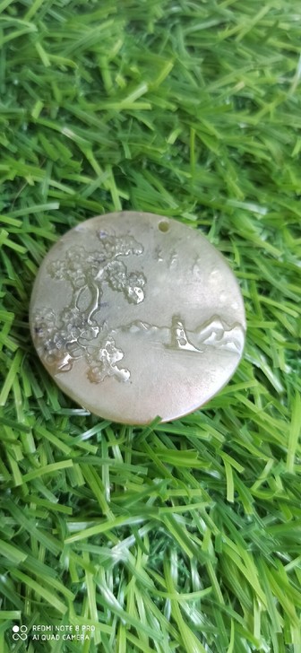 和田玉雕刻的山水画入手渠道：在古玩市场淘的，