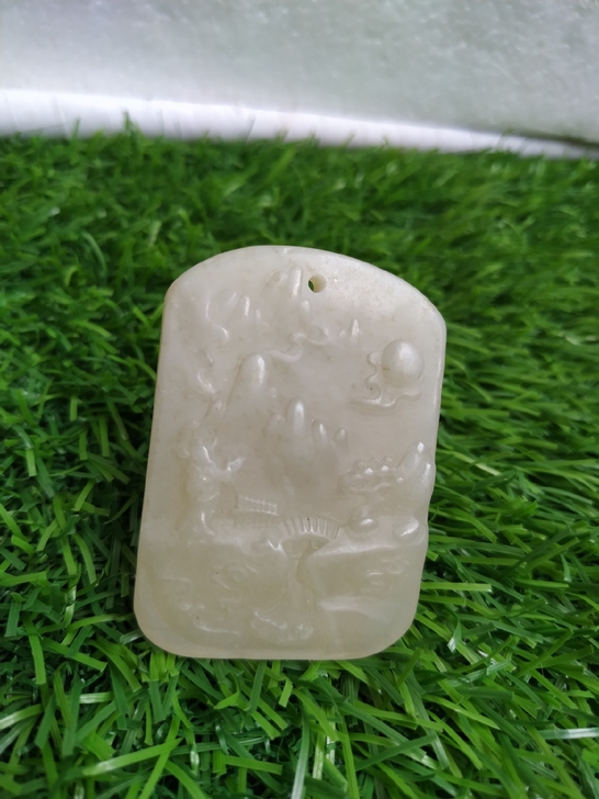 和田玉雕刻的山水画入手渠道：在古玩市场淘的，