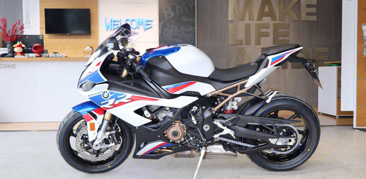 BMW宝马S1000RR摩托车