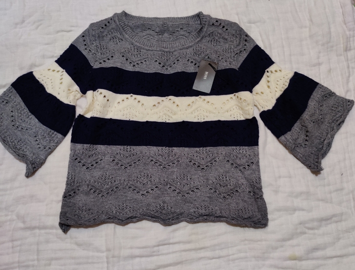 五分袖镂空毛针织衫  面料很柔软，全新包邮