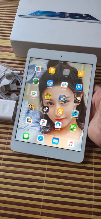 苹果平板  iPad mini，国行， W...