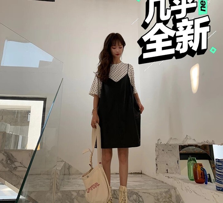 晶哥再睡会，新款波点短袖t恤女洋气吊带皮裙...