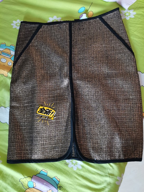 金色亮丝包臀短裙