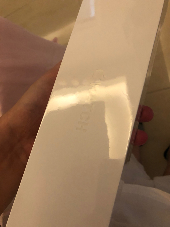 之前朋友送的一代iwatch，一直放在家里...