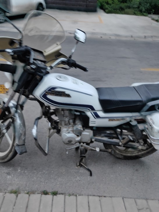 五羊本田：10年9月份出厂，双启动，循环档...