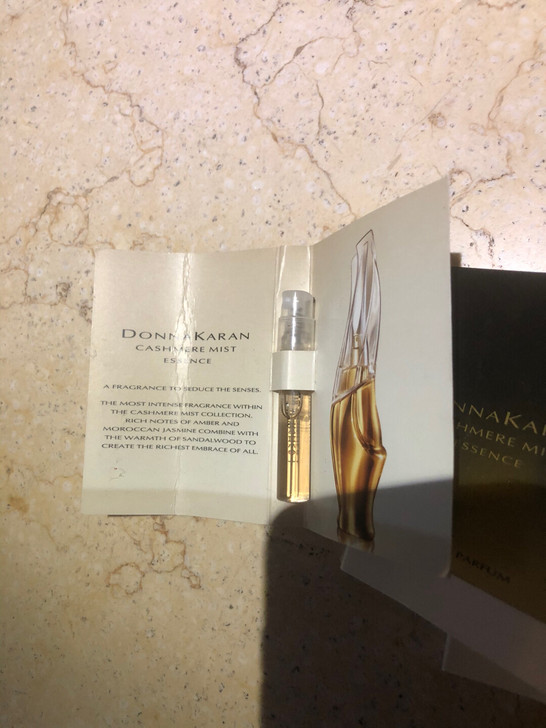 Donna Karan Cashmere ...