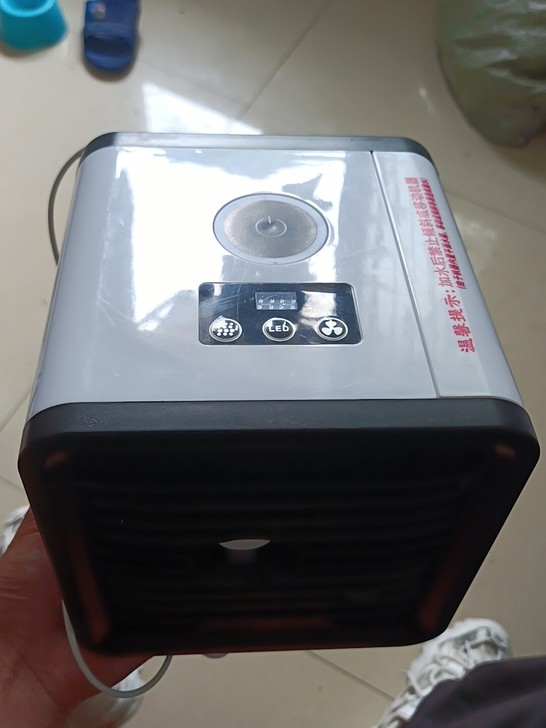 USB小空调 充电宝电脑上都可以链接 开机...