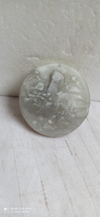 和田玉雕刻的山水画入手渠道：在古玩市场淘的，