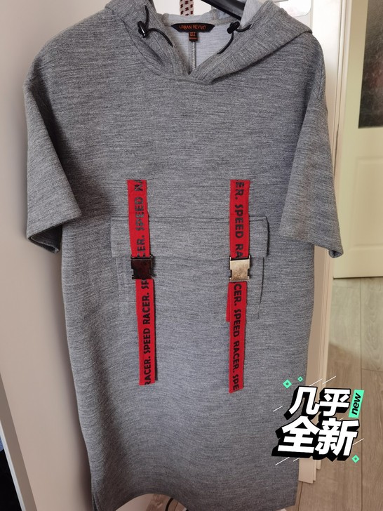 运动风时尚T恤,可外穿,稍微有点厚度,穿上...