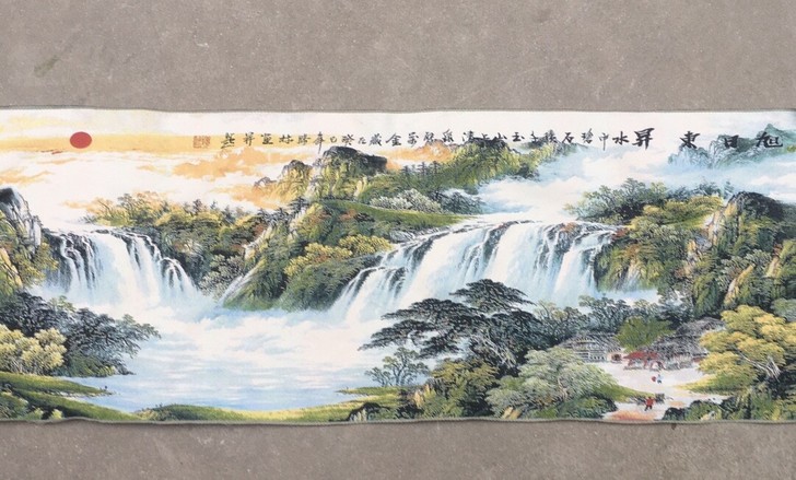 在乡下老婆婆那偶得一副未装裱刺绣画，旭日东...