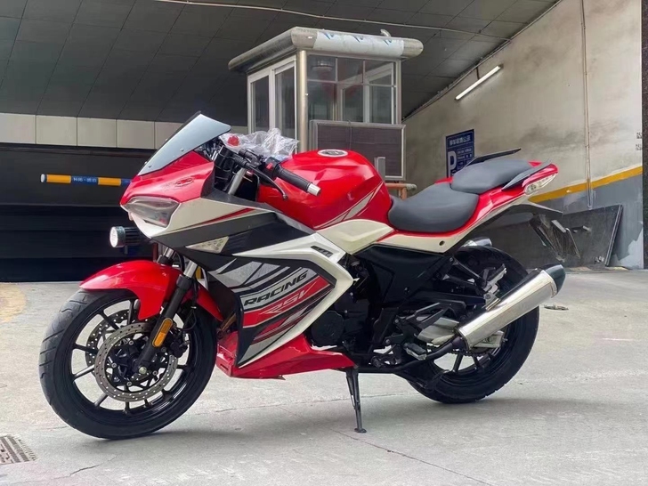 搬家没地放，低价出售红色征服者二代跑车摩托...