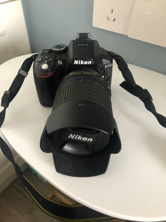 尼康d5300和新的一样，老公送的生日礼物...