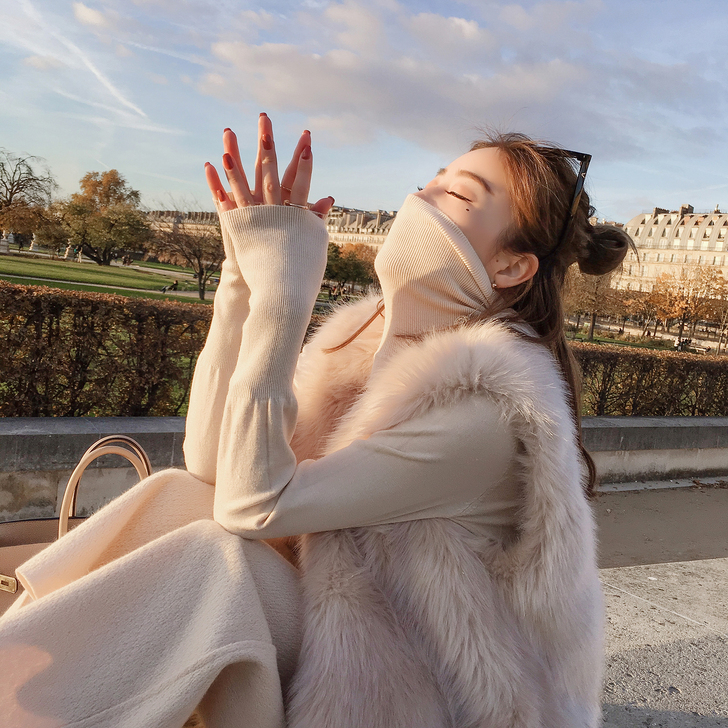 ByYou 秋冬新款米色打底衫女修身喇叭袖...