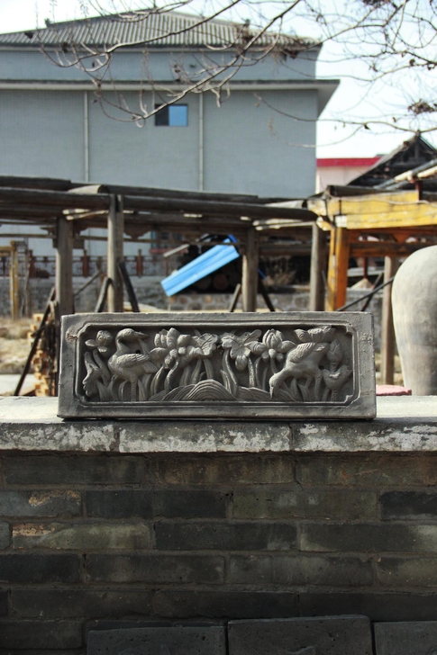 《老砖雕刻画##amp;ldquo;鸳鸯戏...