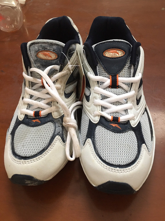 家里翻出来的,长毛一刷就好了不知道多少钱看...