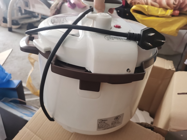 美的电压力锅 2.5L
