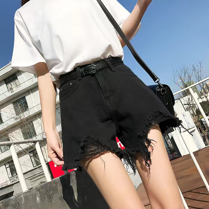 全新包邮。牛仔裤码数全。5个色