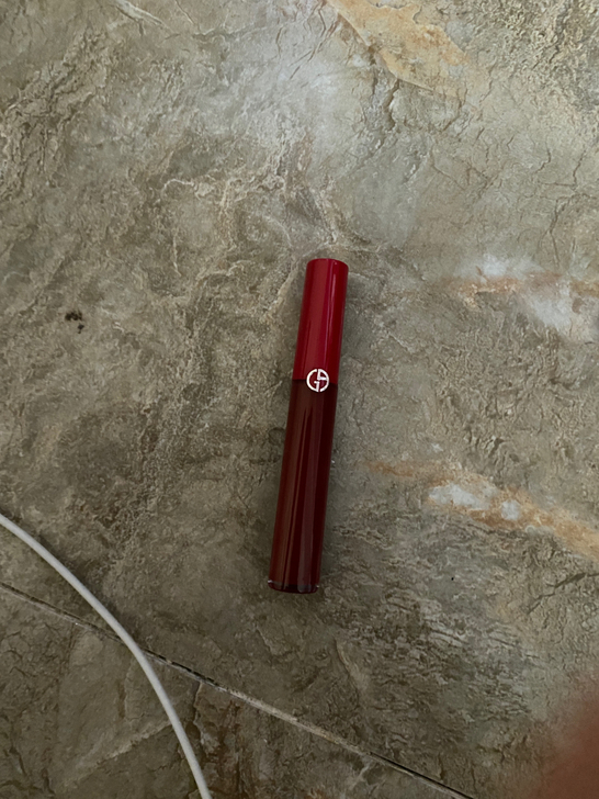 阿玛尼201，仅用两次，颜色可以去小红书看...