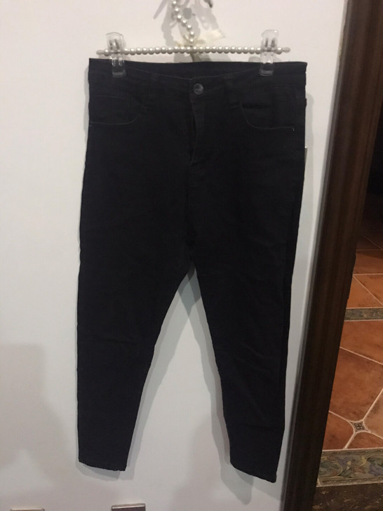 黑色牛仔裤，29码，8.5新小脚
