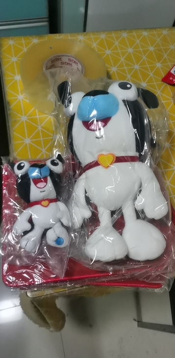黑皮玩偶35两个送一个旺仔鼠标垫