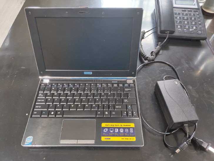 上网小本，浏览网页，办公软件都可以不能打游...