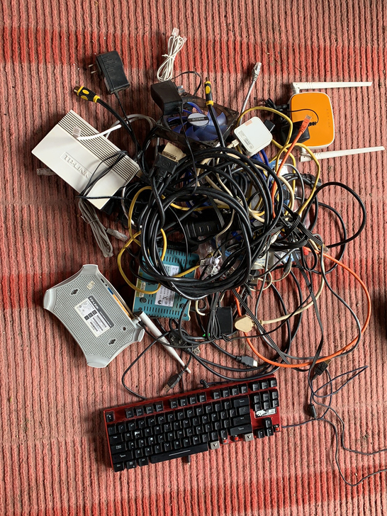 网线 Hdmi vga 线 还有猫  30...