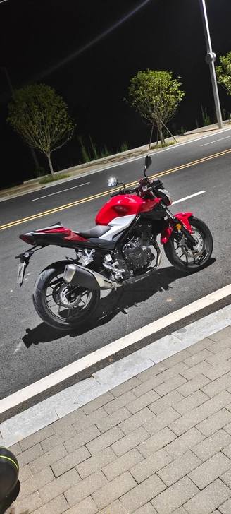 有没有不想等本田CB400F的老板来聊，2...
