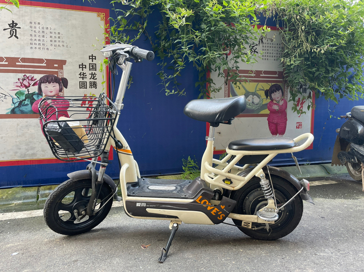 爱马电动车，发票还留着。买成2680，两把...