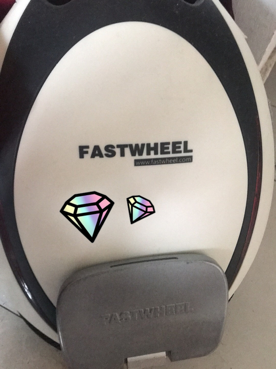 平衡车，车是全新的，无包装，电池需要自己折...