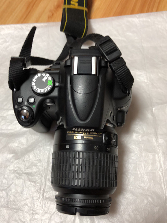 尼康Ｄ5000套机带18-55镜头 有电池...
