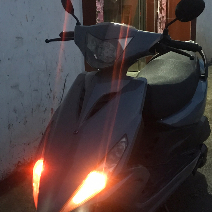 求购出自用国三原装踏板车！