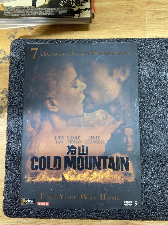 2部电影一部冷山，一部周润发的再战边缘，